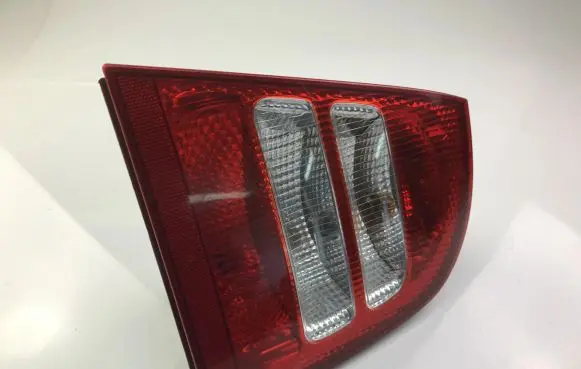 Skoda Octavia Mk1 (1U) Tailgate rear/tail lights 1U0945096