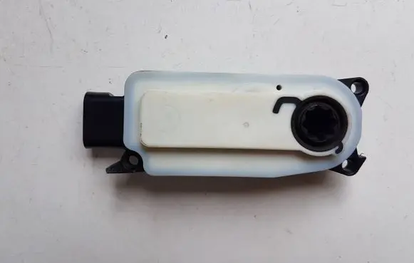 Peugeot 2008 II Radiator active air flap actuator 6477R1017 118634500