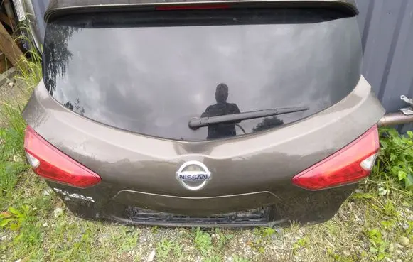 Nissan Pulsar Tailgate/trunk/boot lid