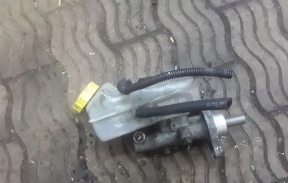 Volkswagen Transporter - Caravelle T5 Master brake cylinder NOCODE