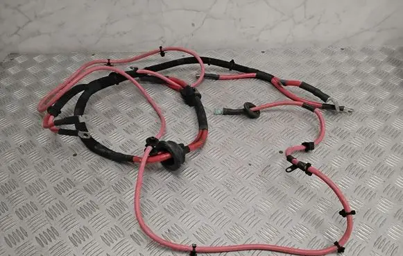 Audi Q7 4M Positive cable (battery) 4M1971225A