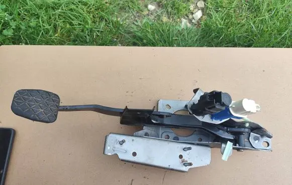 Mazda 3 II Brake pedal 5FBP5F 091202