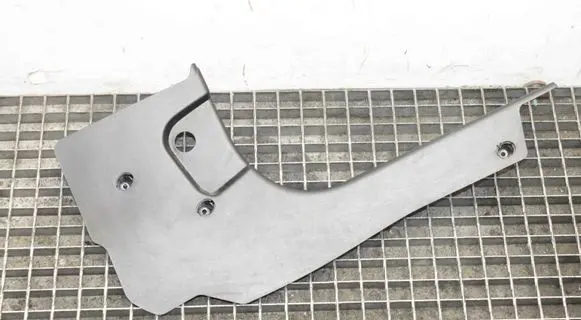 Maserati Ghibli Side skirt rear trim 670019534
