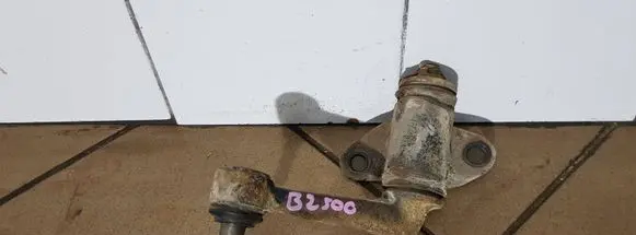 Mazda B2500 Steering rack mounting bracket 