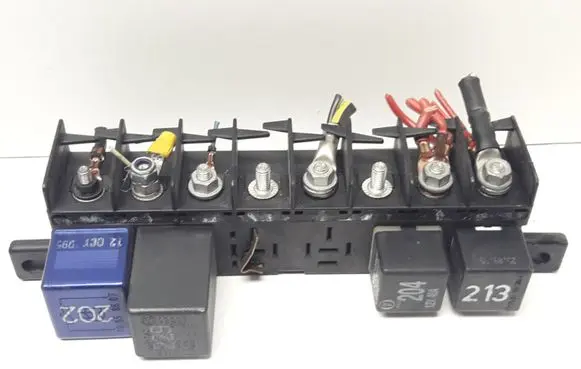 Audi A4 S4 B5 8D Fuse module 4A0941822 896046