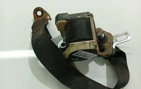 Opel Astra G Rear seatbelt