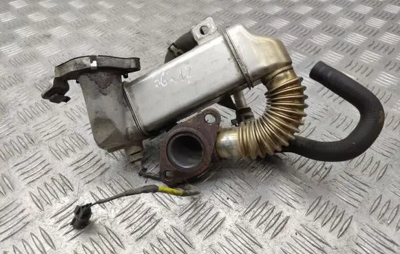 Mercedes-Benz Vito Viano W447 EGR valve cooler 147350678R