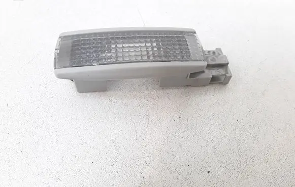Volkswagen PASSAT B5.5 Front seat light 3B0947113