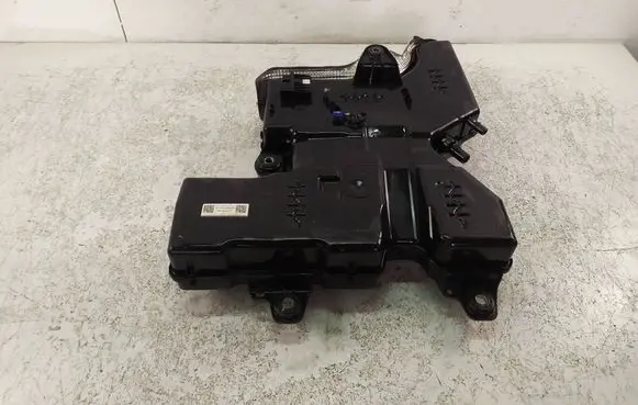 Volkswagen Touareg III AdBlue liquid reservoir 4M0131878