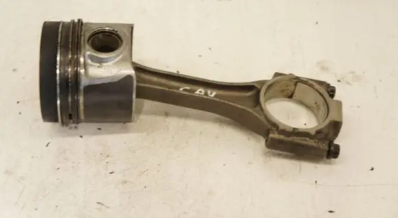 Volkswagen Golf VII Piston with connecting rod