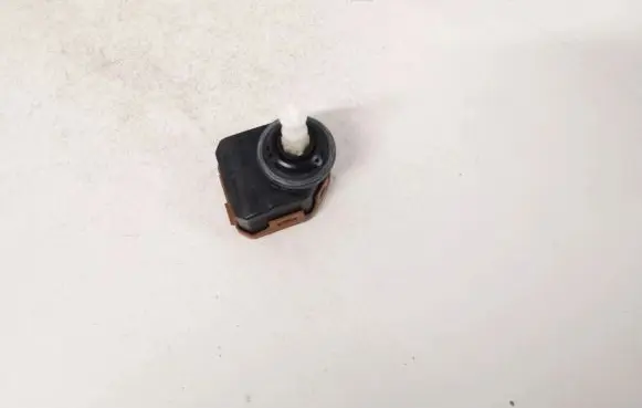 Headlight level adjustment motor