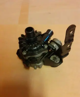 BMW X5M E70 Electric auxiliary coolant/water pump 7584088