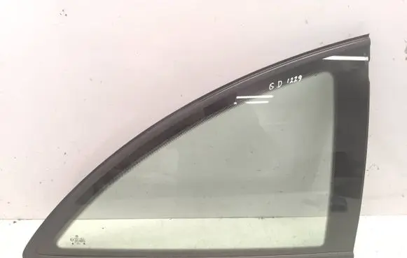 Volkswagen New Beetle Rear side window 43R004528 AS2 M30V