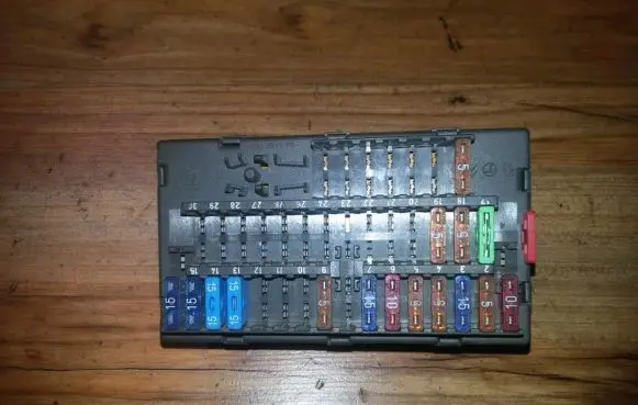 Citroen Berlingo Fuse box set 958205480