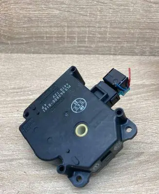 Toyota Prius (XW30) Air flap motor/actuator 0638000181 447012V