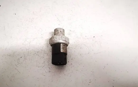 Volkswagen PASSAT B5 Air conditioning (A/C) pressure sensor 8D0959482B