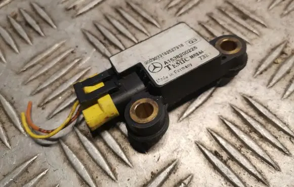 Mercedes-Benz ML W163 Airbag deployment crash/impact sensor 1638200226