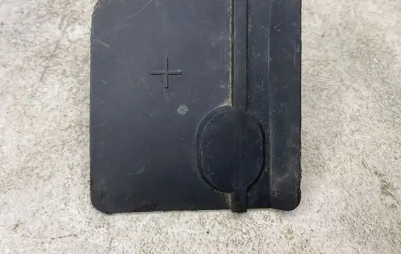 Audi A4 S4 B7 8E 8H Battery box tray cover/lid 8Z0915429B