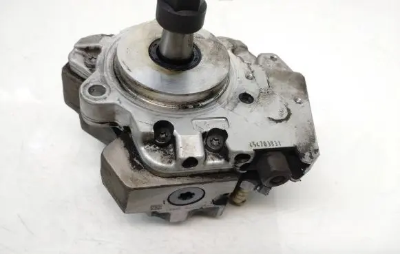 BMW 3 E90 E91 Fuel injection high pressure pump 7788670 0445010045 0928400560