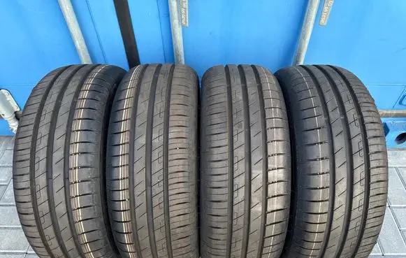 Volkswagen Polo VI R16 summer tire 