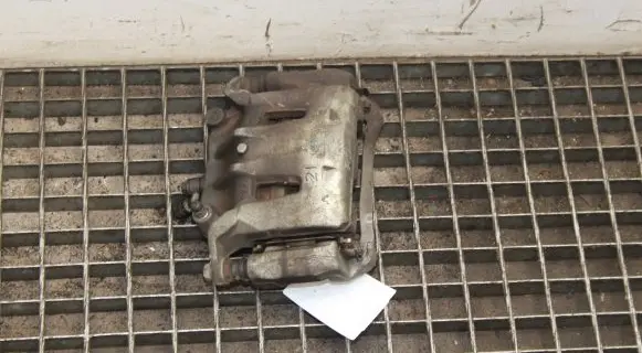 Nissan Leaf II (ZE1) Front brake caliper