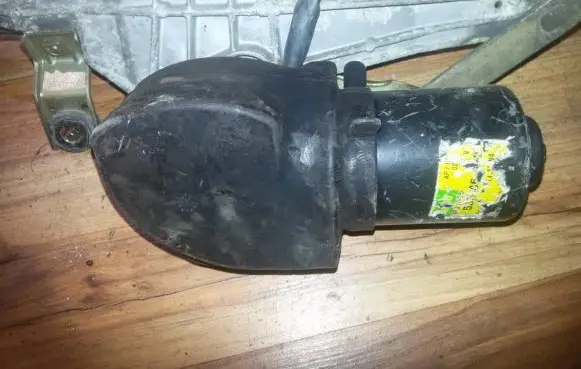 Renault Laguna I Wiper motor