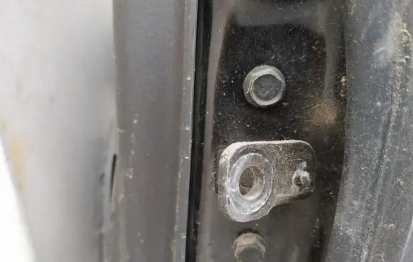 KIA Sorento Rear door check strap stopper