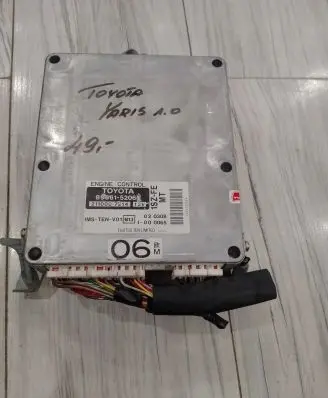 Toyota Yaris Engine control unit/module ECU 2110007214