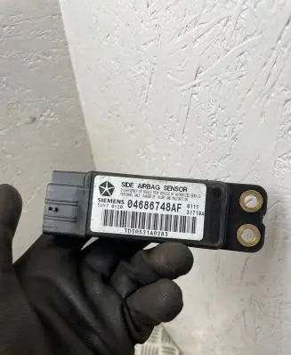 Chrysler Voyager Airbag deployment crash/impact sensor 04686748AF TDS0531A0283