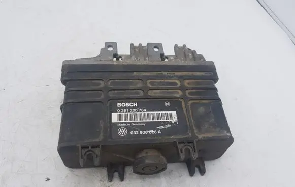 Volkswagen Golf III Engine control unit/module 0261200764 032906026A