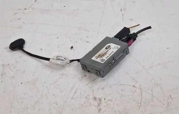 Land Rover Freelander 2 - LR2 Aerial antenna amplifier CH2218C847AA