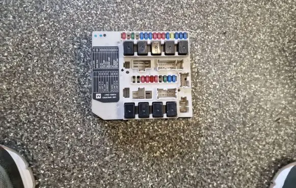 Nissan X-Trail T31 Fuse module