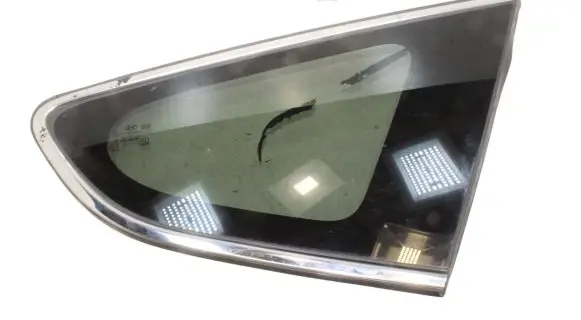 Hyundai Santa Fe Rear side window 878202W000