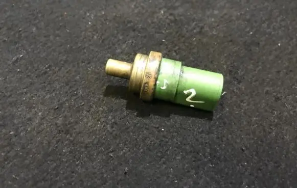 Audi A4 S4 B7 8E 8H Coolant temperature sensor 059919501A
