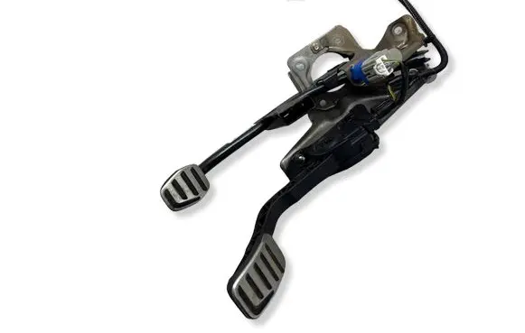 Volvo V40 Accelerator throttle pedal 31341777