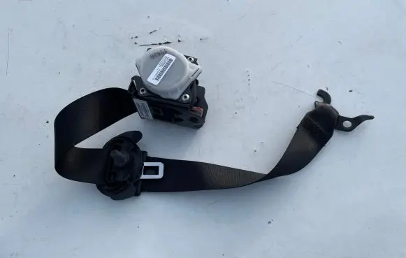 BMW X4 F26 Front seatbelt 30577122