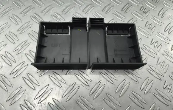 Volkswagen Touran III Other trunk/boot trim element 5TA867574