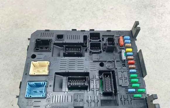 Peugeot 308 BSM Control unit 9664059080