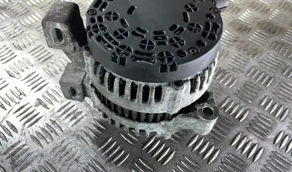 Volvo V50 Generator/alternator 30773111