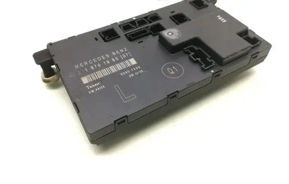 Mercedes-Benz E W211 Door control unit/module 2118701985 00401599