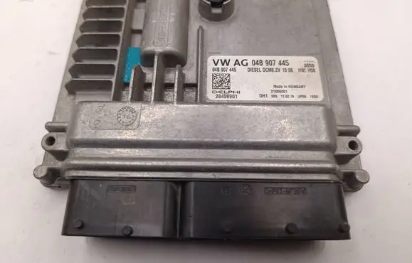 Seat Ibiza IV (6J,6P) Engine control unit/module 04B907445 28459901