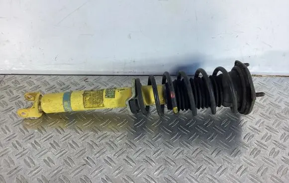Front shock absorber with coil spring