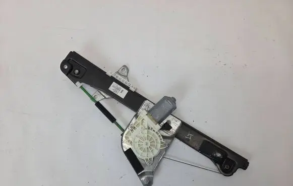 Rear window lifting mechanism without motor
