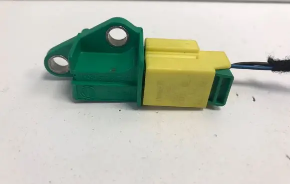 Audi A4 S4 B8 8K Airbag deployment crash/impact sensor 1K0909606