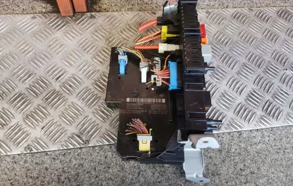 Mercedes-Benz E W212 SAM control unit 2129001306