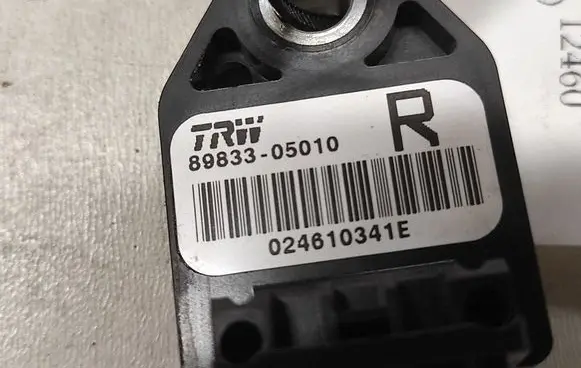Toyota Avensis T250 Airbag deployment crash/impact sensor 8983305010 024610341E