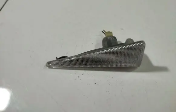 Renault Scenic II - Grand scenic II Front fender indicator light 