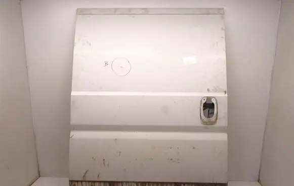 Rear door