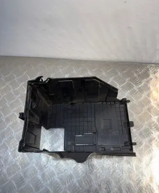 Battery box tray