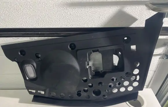 Mercedes-Benz GLS X166 Foot area side trim A1666801808 16906064